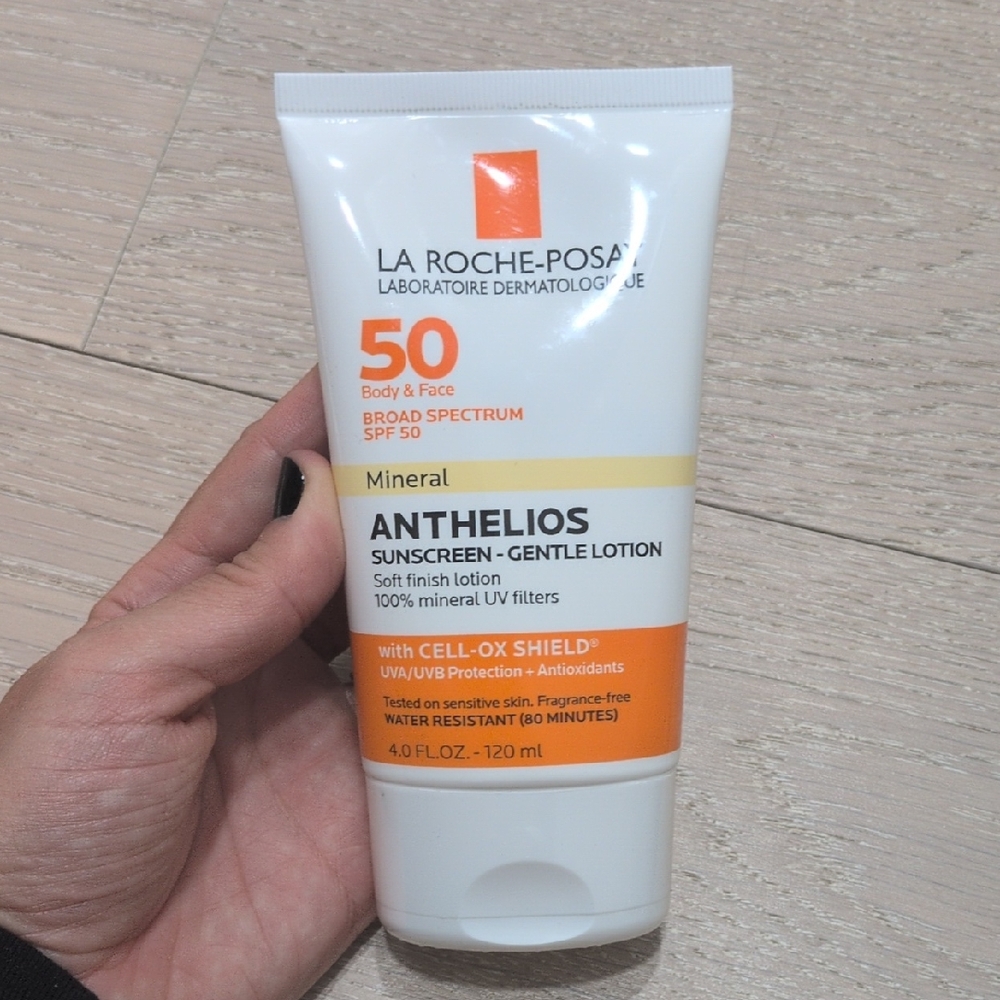 La Roche-Posay Anthelios Mineral Sunscreen SPF 50 - White & Orange (Exp 2028-02)